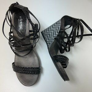 SoleMic, Black strappy sandal, wedge heel with print